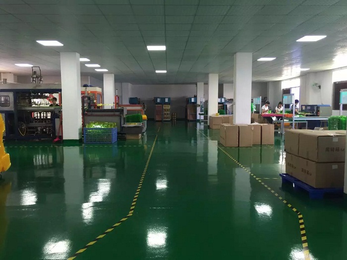 店家高價(jià)賣蟹拔腿已遭重罰，英碩吸塑廠用良心講話
